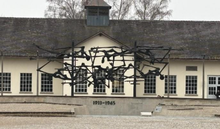 dachau4 25